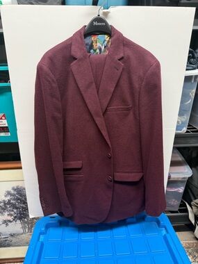 Paisley & Gray Men's Burgundy wool suit